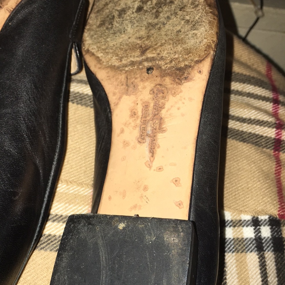 Ferragamo ladies leather shoes 6 and half - Picture 10 of 10